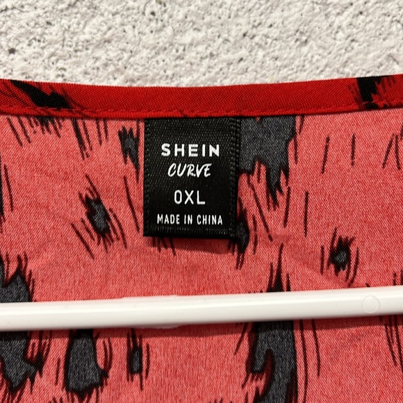 SALE Shein Blouse Red Black Animal Print Top Surplice V Neck Long Sleeve 0XL - Picture 4 of 7